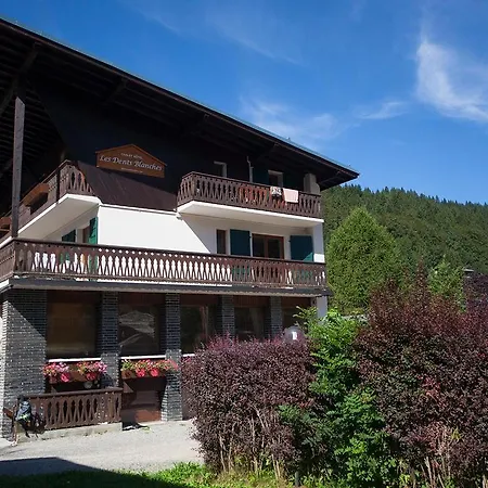 Les Dents Blanches Hostel Morzine