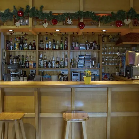 Les Dents Blanches Hostel Morzine